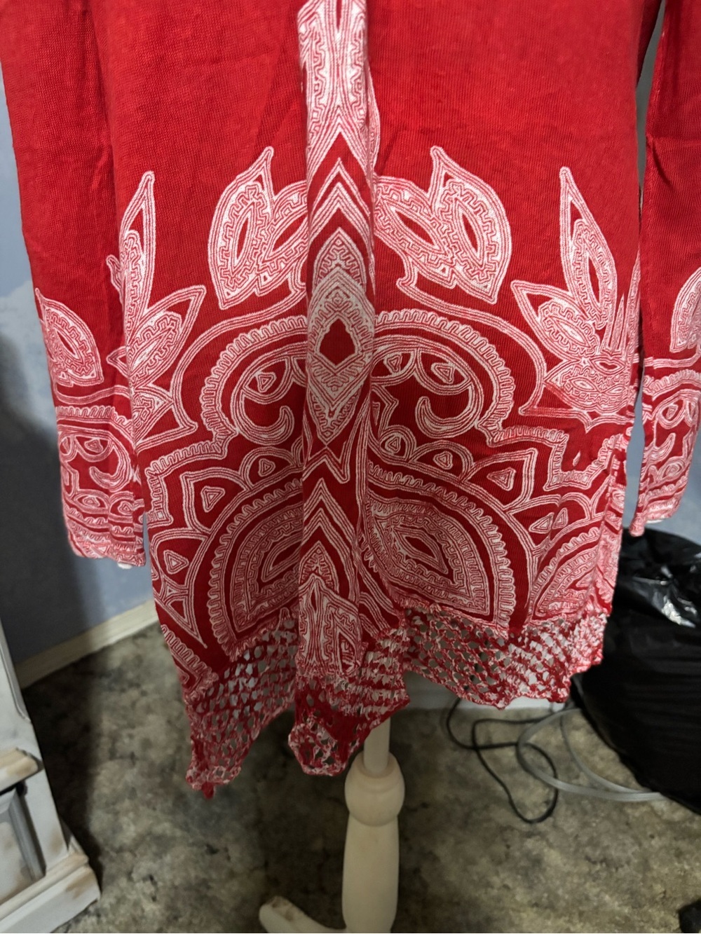 : Chico’s Dazzling Paisley Sweater Cardigan Red White Open Front Size 2 large - Picture 8 of 11